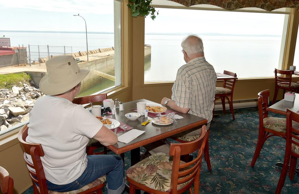 Auberge Sur Mer Charlevoix Saint-Siméon Buitenkant foto