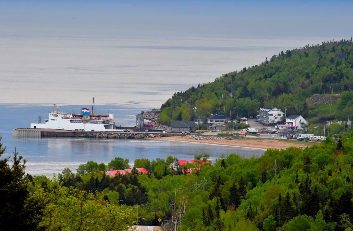 Auberge Sur Mer Charlevoix Saint-Siméon Buitenkant foto